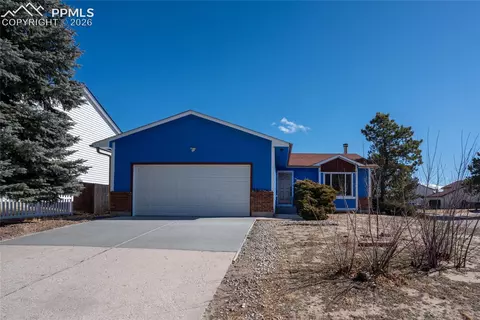 8515 Stratus Dr, Colorado Springs, CO 80920