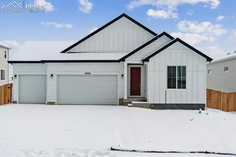 10099 Country Manor Dr, Peyton, CO 80831