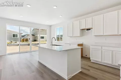 10115 Kingsbury Dr, Peyton, CO 80831 photo 4