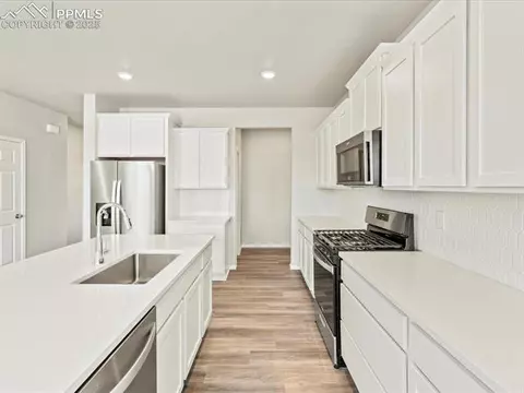 13423 Valley Peak Dr, Peyton, CO 80831 photo 10