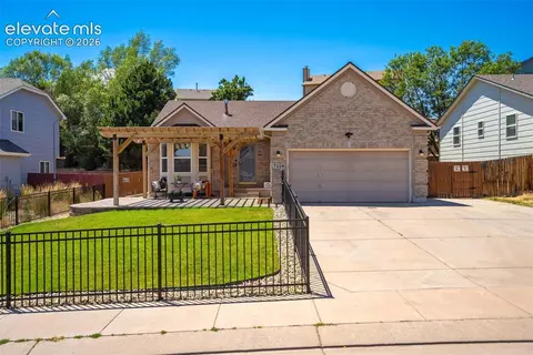 7326 Allens Park Dr, Colorado Springs, CO 80922