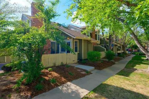 2020 S Hannibal Way #F, Aurora, CO 80013