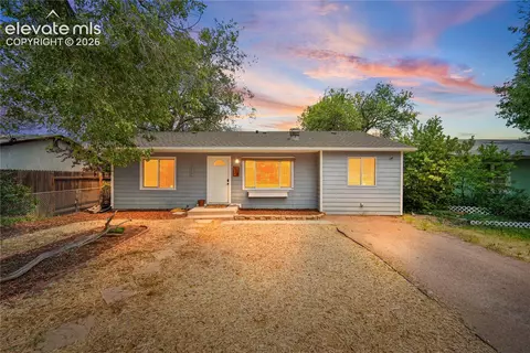 2807 Parker St, Colorado Springs, CO 80907