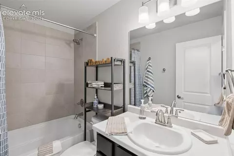 Bath - 16376 Rustlers Range Pt, Monument, CO 80132 photo 2 of 2