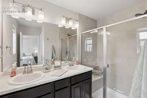 Bath - 16376 Rustlers Range Pt, Monument, CO 80132 photo 1 of 2