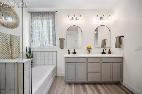 Bath - 15510 Native Willow Dr, Monument, CO 80132 photo 4 of 7
