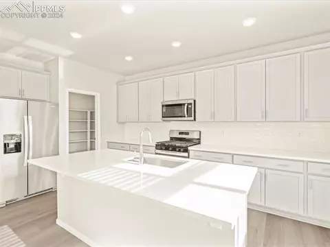 13459 Valley Peak Dr, Peyton, CO 80831 photo 11