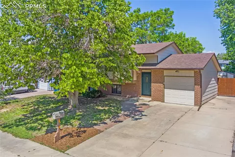 1430 Commanchero Dr, Colorado Springs, CO 80915