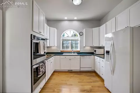 Kitchen - 18554 Wetherill Rd, Monument, CO 80132 photo 1 of 4