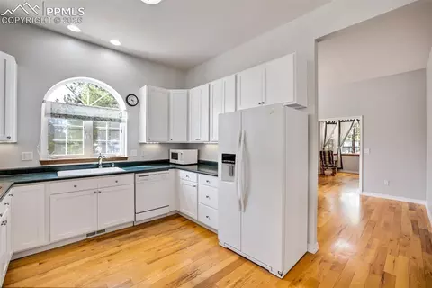 Kitchen - 18554 Wetherill Rd, Monument, CO 80132 photo 3 of 4
