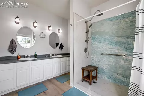 Bath - 18554 Wetherill Rd, Monument, CO 80132 photo 2 of 4