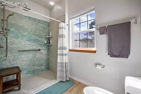 Bath - 18554 Wetherill Rd, Monument, CO 80132 photo 1 of 4