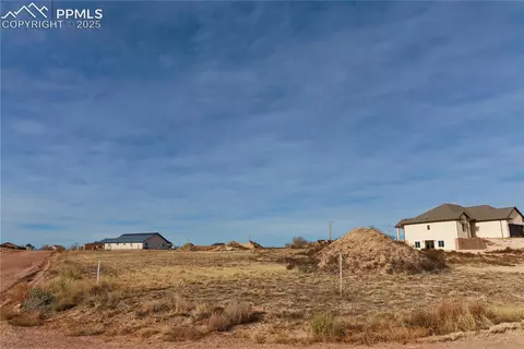 405 N Heather Dr, Pueblo, CO 81007