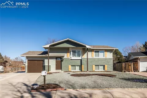 475 Dexter St, Colorado Springs, CO 80911