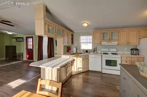 33955 Fossinger Rd, Yoder, CO 80864 photo 10