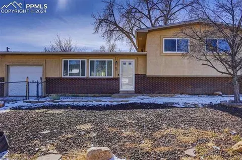 97 Landoe Ln, Colorado Springs, CO 80911