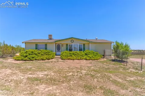 980 Q St, Penrose, CO 81240