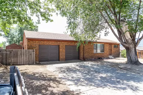 805 Maple Dr, Colorado Springs, CO 80911