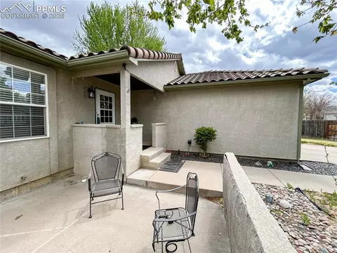 560 N Robinson Ave, Florence, CO 81226 photo 2