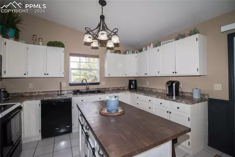 560 N Robinson Ave, Florence, CO 81226 photo 14