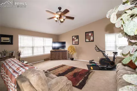 560 N Robinson Ave, Florence, CO 81226 photo 8