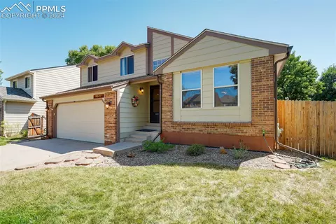 7048 S Flower Ct, Littleton, CO 80128