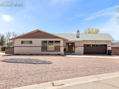 20 Robertson Rd, Pueblo, CO 81001
