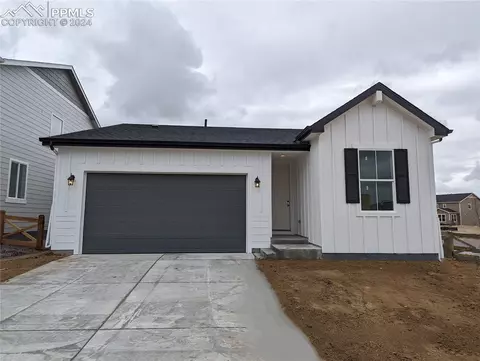 5673 Mammoth Ln, Colorado Springs, CO 80923