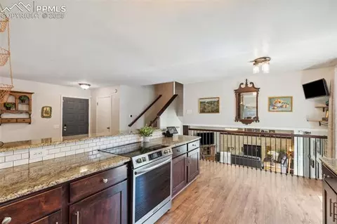 3355 E Oak Creek Dr, Colorado Springs, CO 80906