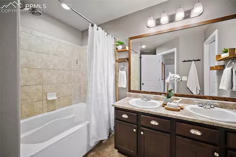 8844 Vanderwood Rd, Colorado Springs, CO 80908
