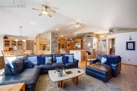 127 Bear Claw Trl, Divide, CO 80814 photo 8