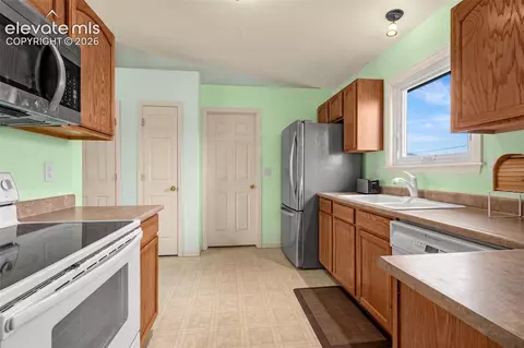 Kitchen - 1128 E Rustic Dr, Pueblo, CO 81007 photo 1 of 2