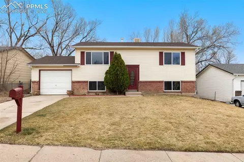 3465 Bridgewood Ln, Colorado Springs, CO 80910