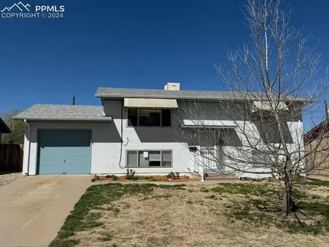 2611 Ridgewood Ln, Pueblo, CO 81005