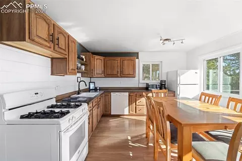 112 Needle Creek Rd, Divide, CO 80814 photo 11