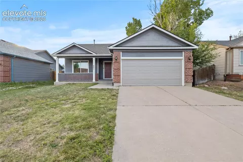 851 Barn Owl Dr, Fountain, CO 80817