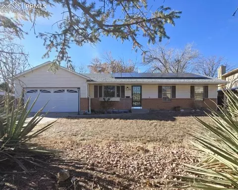 6 Wallflower Ct, Pueblo, CO 81001
