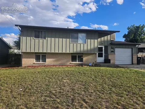 54 Bridle Trl, Pueblo, CO 81005