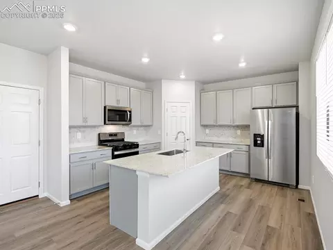 Kitchen - 13326 Valley Peak Dr, Peyton, CO 80831 photo 5 of 5