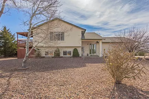 98 E Palmer Lake Dr, Pueblo, CO 81007