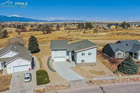 10108 Rolling Ridge Rd, Colorado Springs, CO 80925