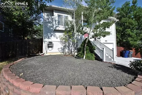 719 W Monument St, Colorado Springs, CO 80904