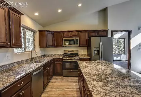 73 Calcite Dr, Divide, CO 80814 photo 3