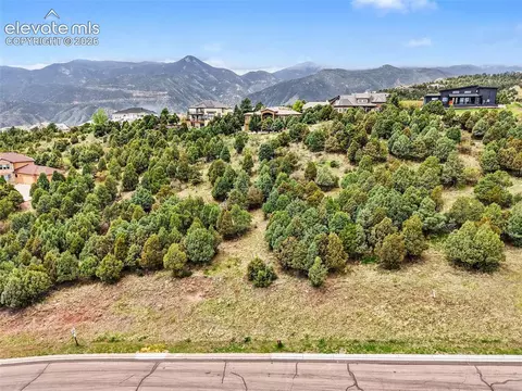 4215 Cedar Heights Dr, Colorado Springs, CO 80904