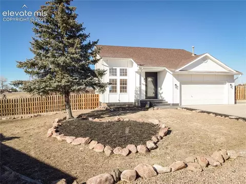 473 S Hook Ct, Pueblo, CO 81007