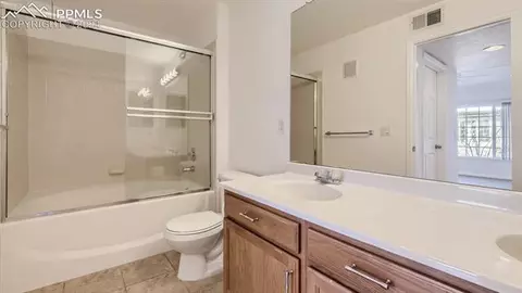 9961 E Idaho Cir #202, Denver, CO 80247 photo 17