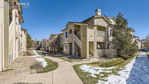 9961 E Idaho Cir #202, Denver, CO 80247 photo 2