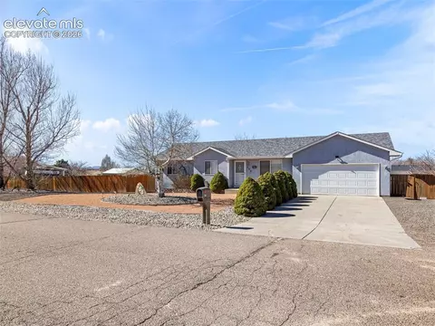 735 S Sterling Dr, Pueblo, CO 81007