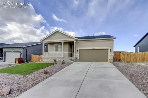 2225 Sunrise Ln, Pueblo, CO 81008