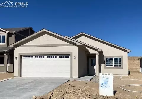 5320 Gannet Ln, Pueblo, CO 81008